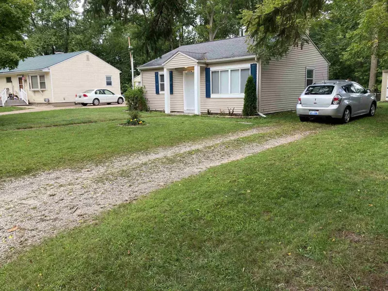 1404 Warwick, Lansing, MI 48910