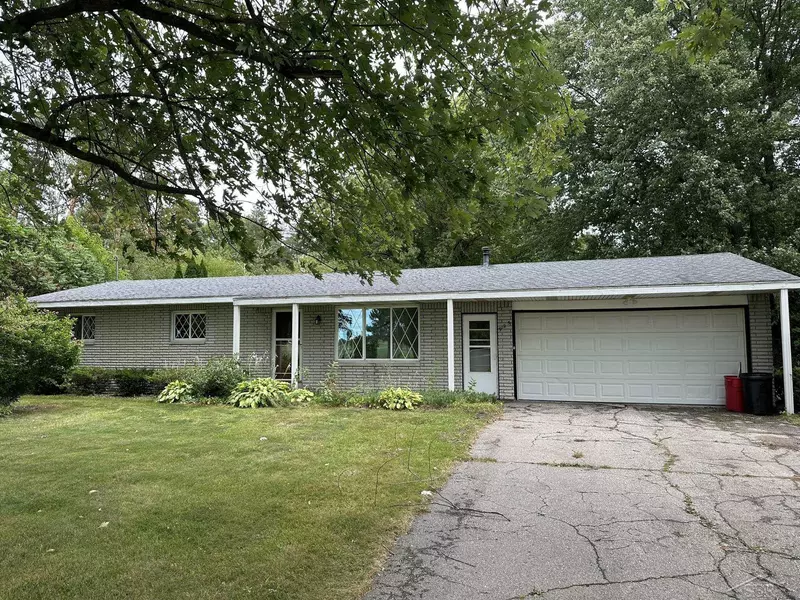 925 S Chapin, Merrill, MI 48637