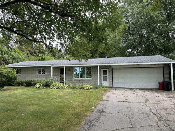 925 S Chapin,  Merrill,  MI 48637