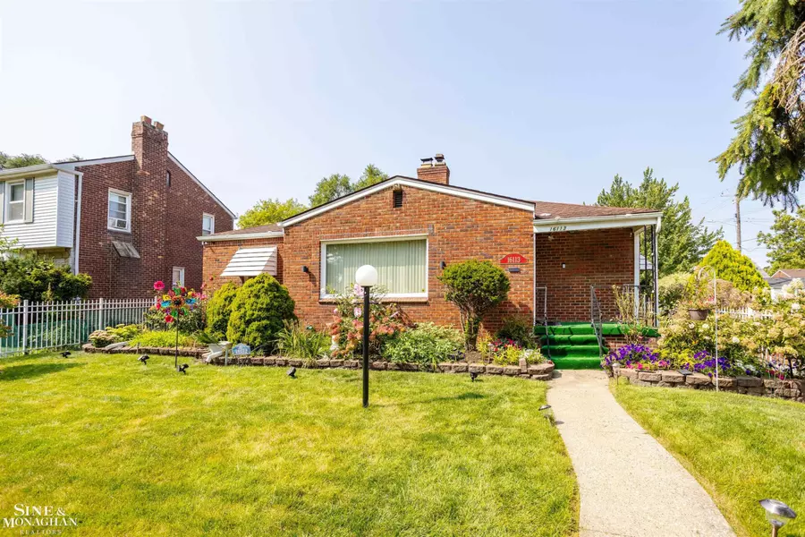 16113 Collingham, Detroit, MI 48205