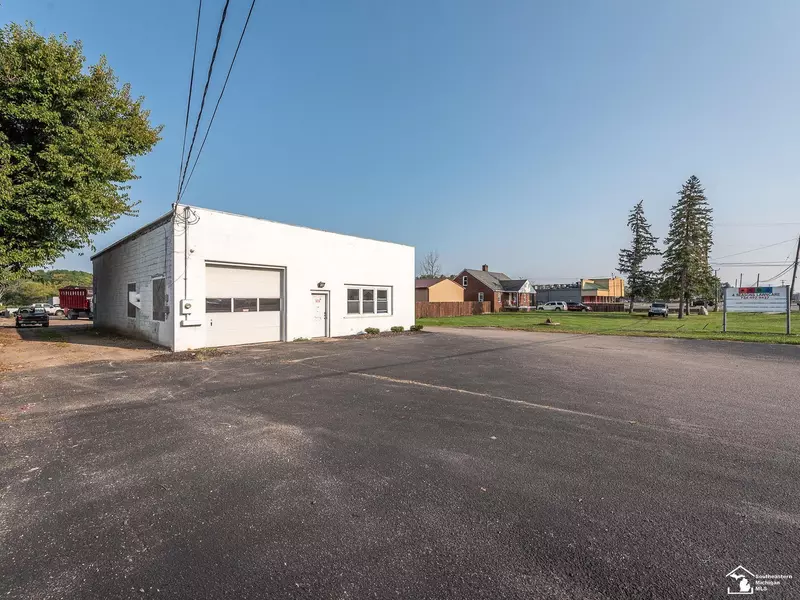 15213 S Dixie Highway, Monroe, MI 48161
