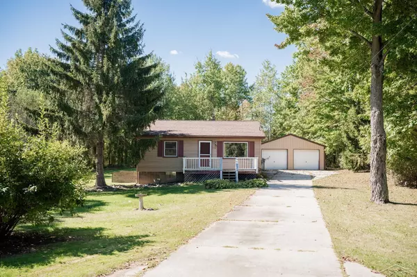 Farwell, MI 48622,7760 White Birch