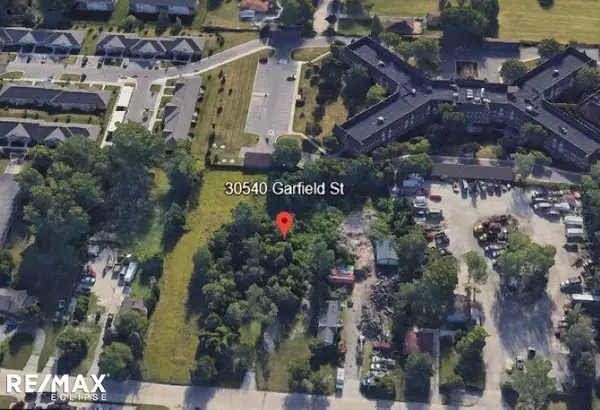 30540 Garfield, Roseville, MI 48066