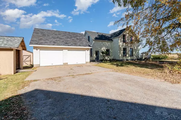 3152 S 11 Mile,  Auburn,  MI 48611