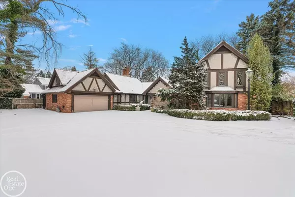 Grosse Pointe, MI 48230,17680 E Jefferson