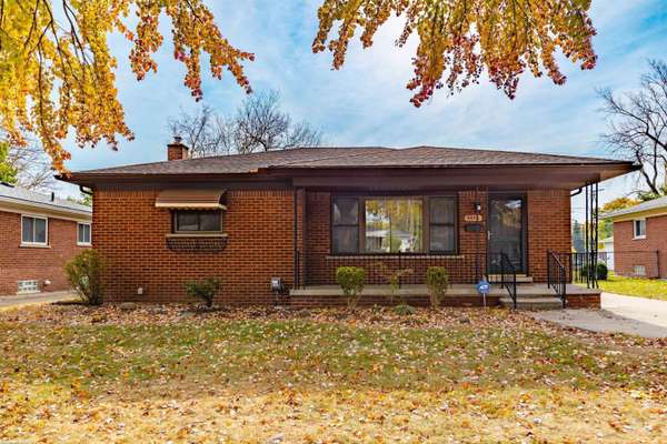 8875 Kenberton, Oak Park, MI 48237