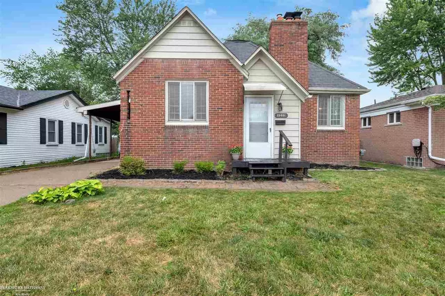 29801 Maplegrove, Saint Clair Shores, MI 48082