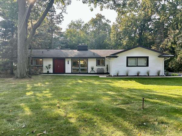 3021 Henhawk, Troy, MI 48084