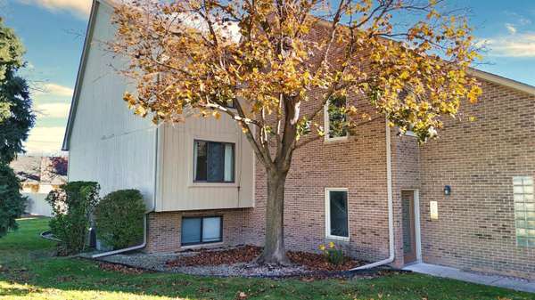 42378 Lochmoor, Clinton Twp, MI 48038