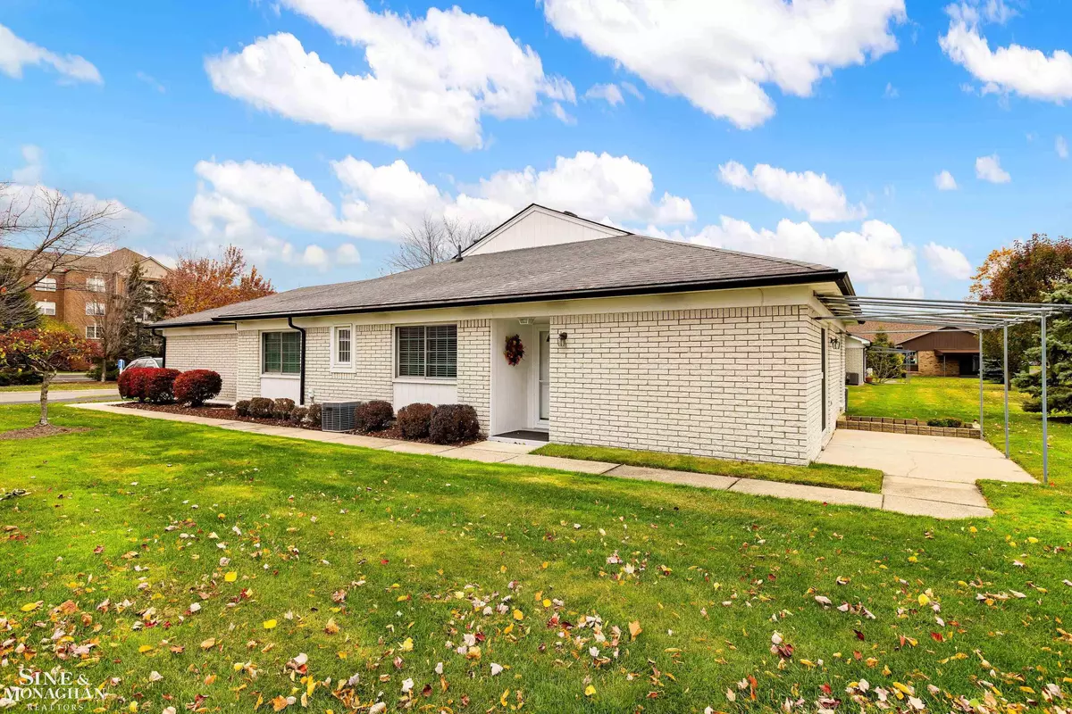 Saint Clair Shores, MI 48082,624 Country Club