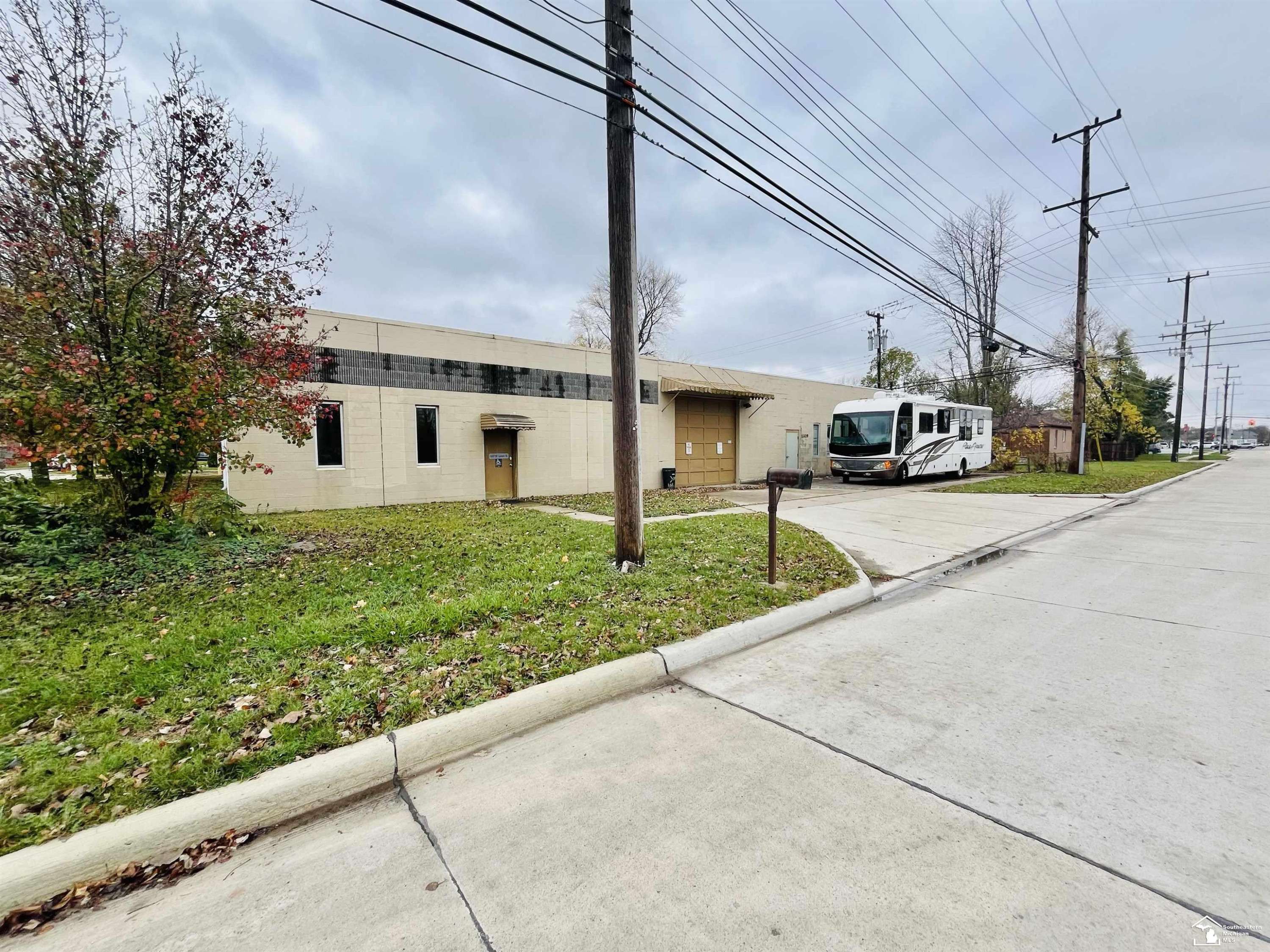 Monroe, MI 48162,1309 W Lorain Street
