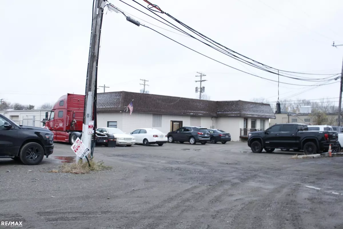 Clinton Twp, MI 48035,35375 Groesbeck Highway