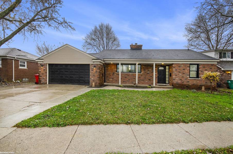 15154 Deerfield, Eastpointe, MI 48021