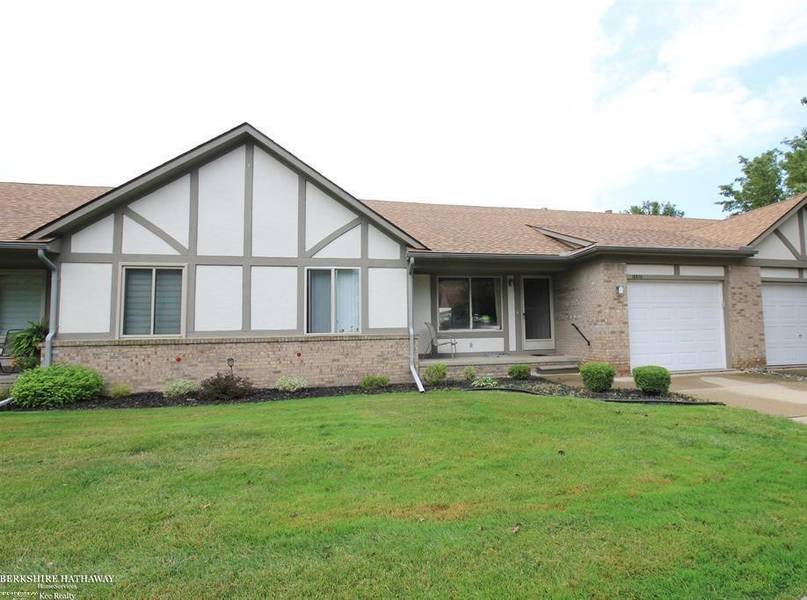 15870 N Magnolia, Clinton Twp, MI 48038