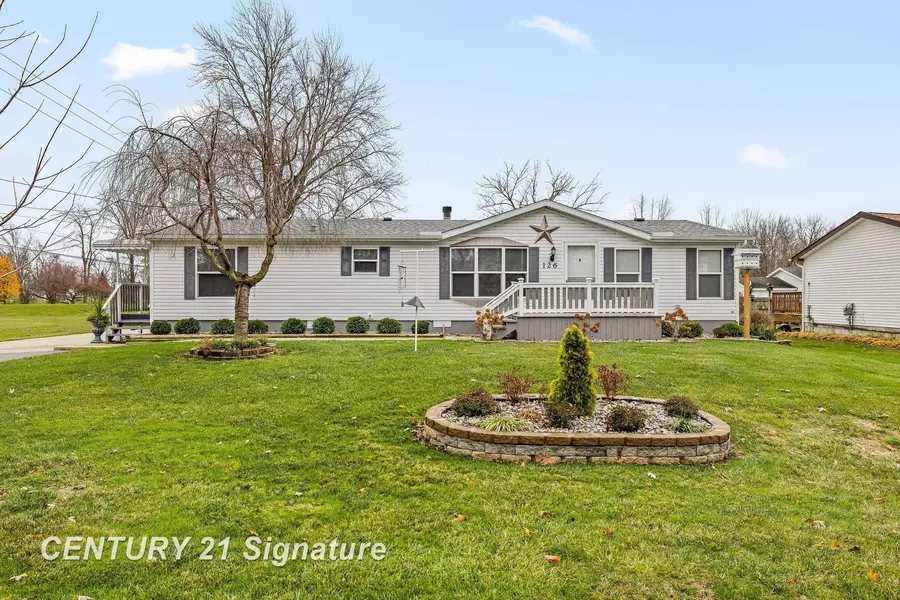 126 E Maple Street, Saint Charles, MI 48655