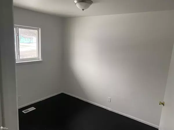 Flint, MI 48505,5509 Farmhill Road