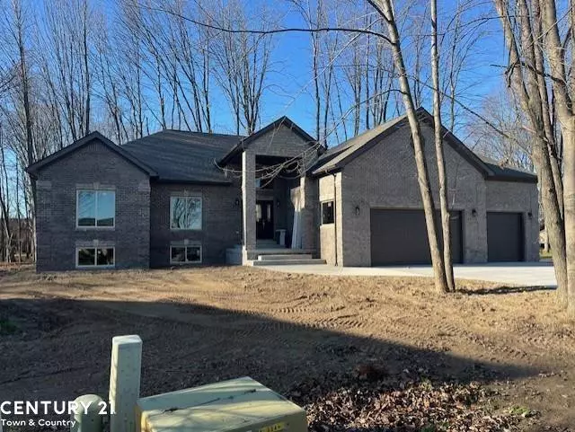 68335 Lake Angela, Richmond, MI 48062