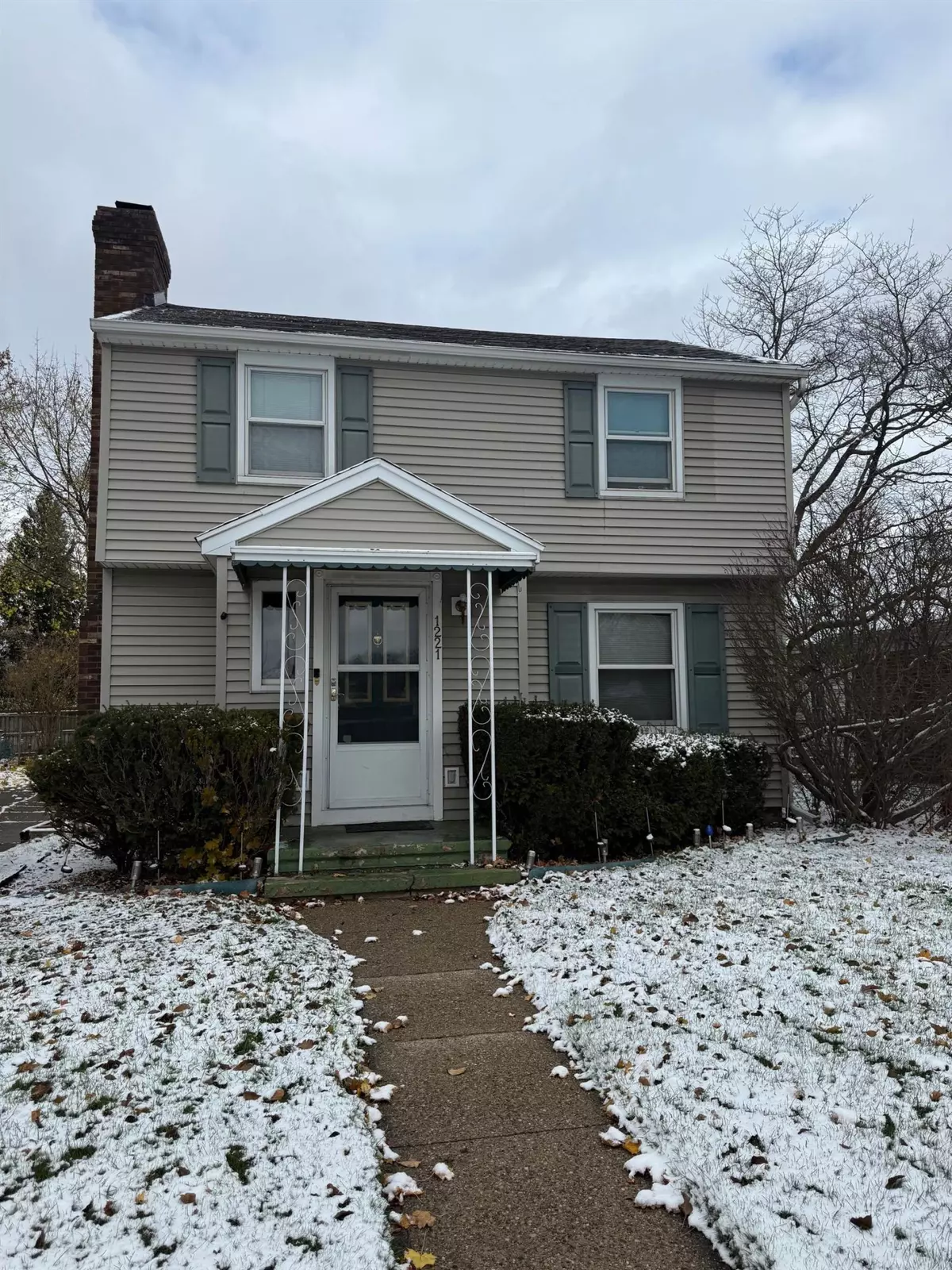 Lansing, MI 48910,1221 Pershing