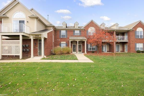 29940 HERITAGE PARKWAY, Warren, MI 48092