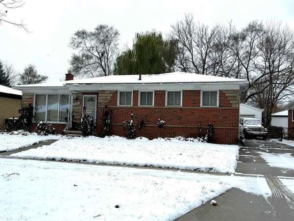 23541 Cloverlawn, Oak Park, MI 48237