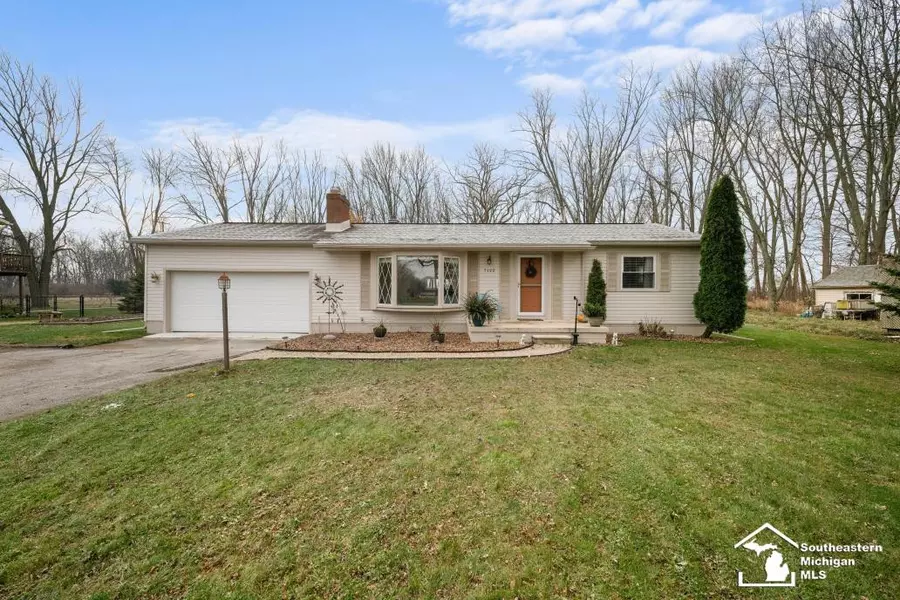 7122 Center, Newport, MI 48166