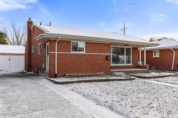 Dearborn Heights, MI 48127,8436 Colonial Street