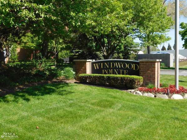 113 Windwood Pointe, Saint Clair Shores, MI 48080