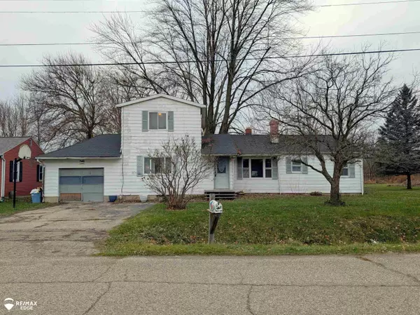 5445 Country, Flint, MI 48506