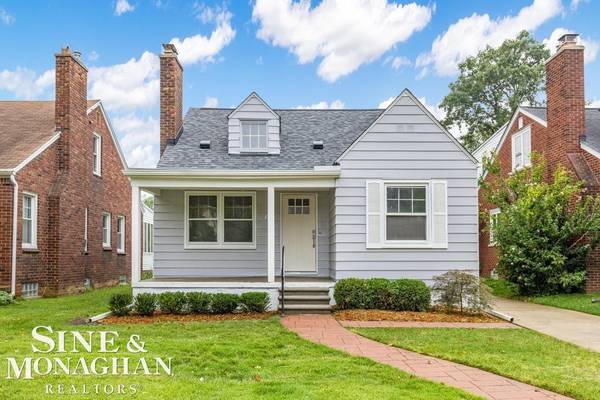 1817 Roslyn, Grosse Pointe Woods, MI 48236