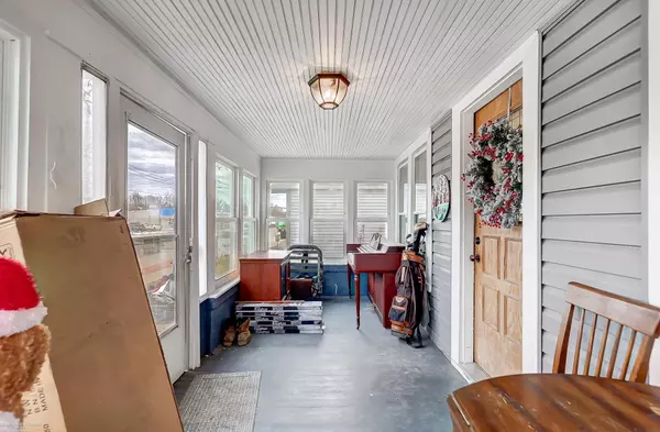 New Boston, MI 48164,19152 Huron River Drive