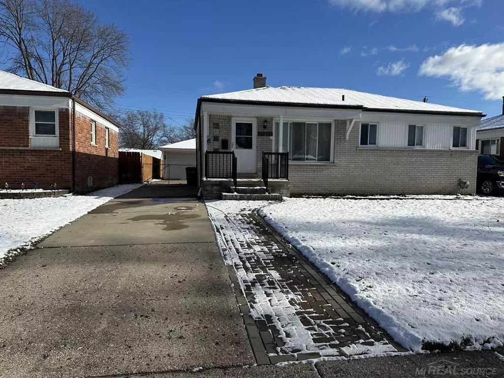 Saint Clair Shores, MI 48081,27212 Grant St