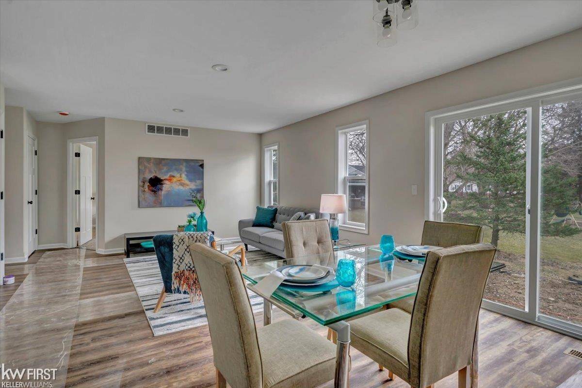 Davison, MI 48423,9520 Orchard Lake Drive