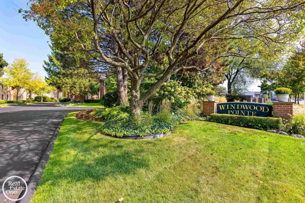 Saint Clair Shores, MI 48080,115 Windwood Pointe