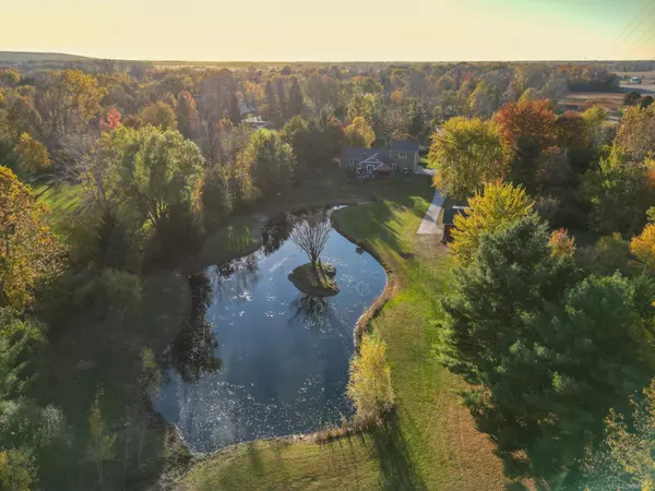 New Boston, MI 48164,25363 Waltz Road
