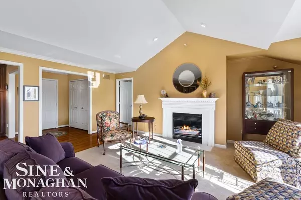 Grosse Pointe Park, MI 48230,62 Pointe Park Place