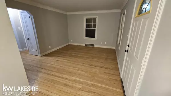 Eastpointe, MI 48021,22448 LAMBRECHT