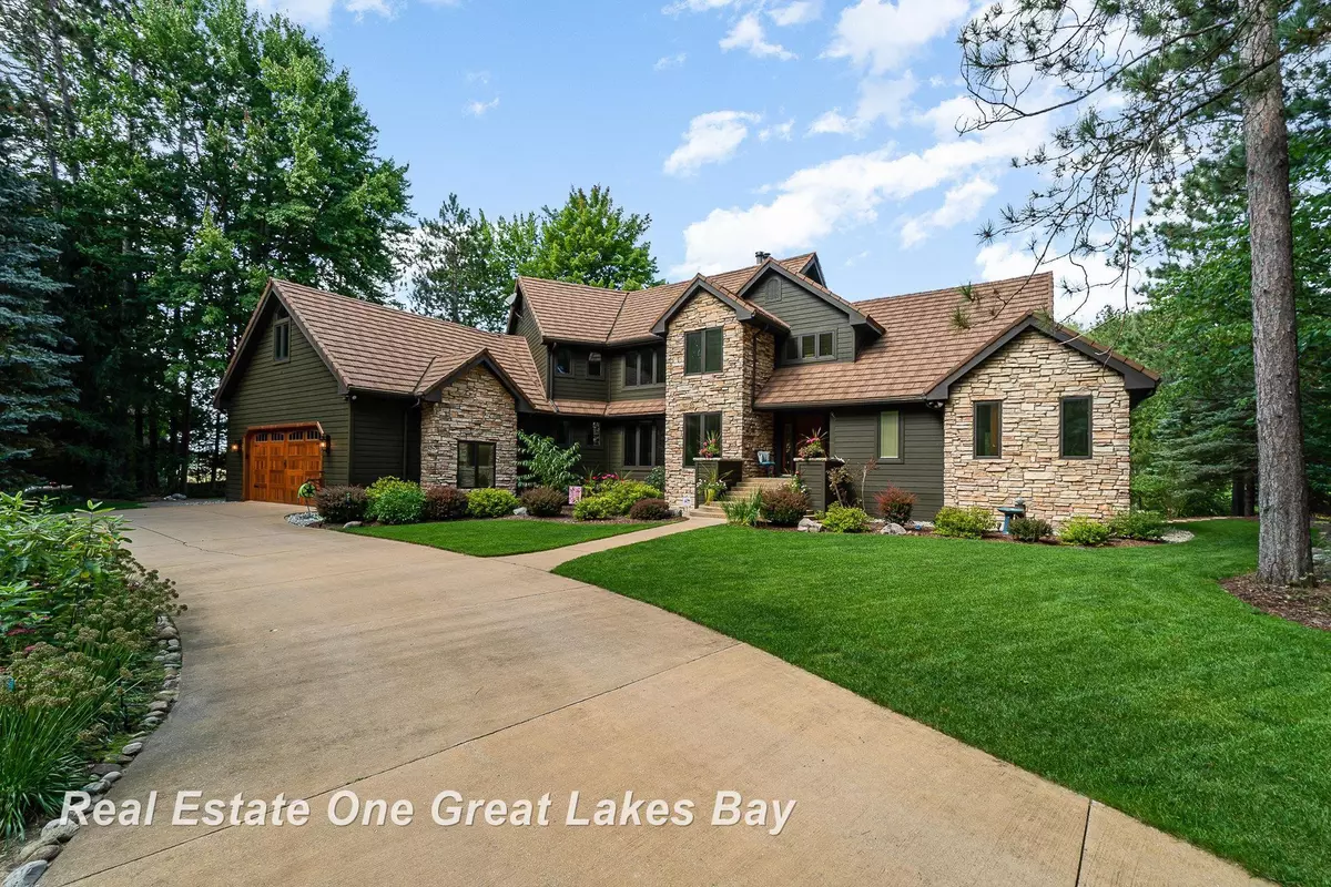 Hope, MI 48628,725 Edenville Lake Road