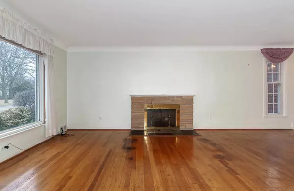 Grosse Pointe Woods, MI 48236,1222 Anita Avenue