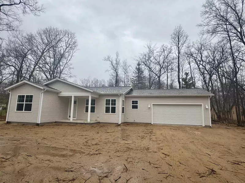 205 Forestville Drive, Houghton Lake, MI 48629