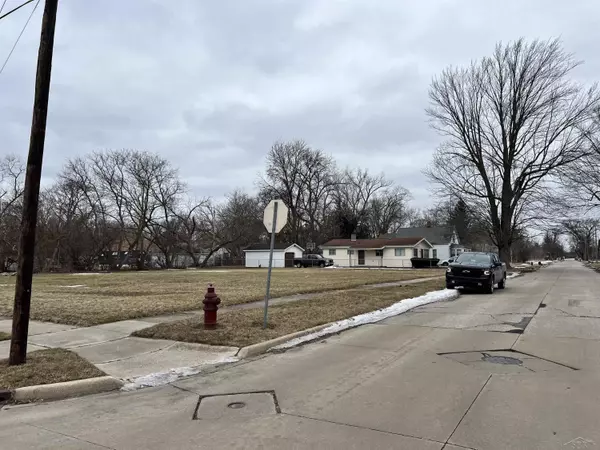 Saginaw, MI 48601,2421 Oakwood Avenue