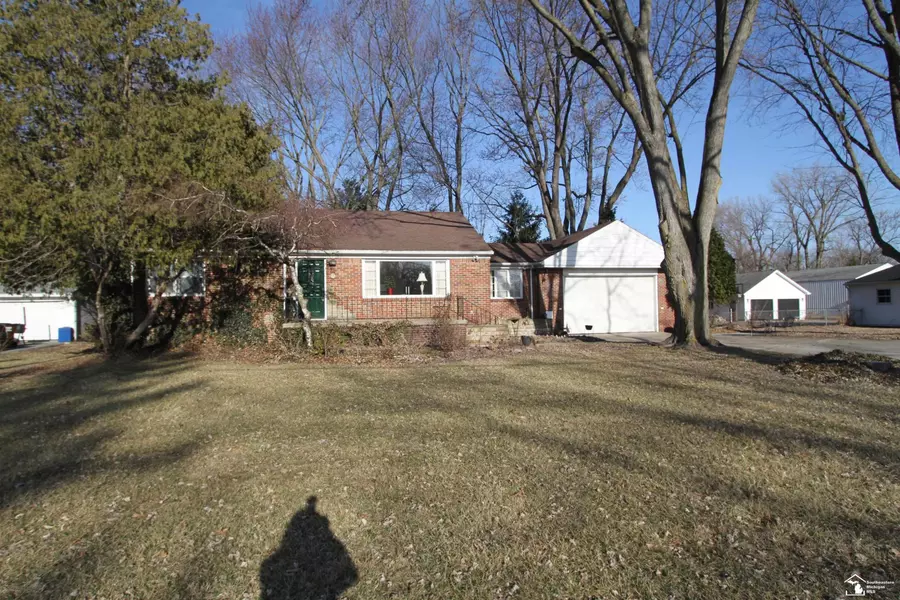 13161 S Dixie Highway, La Salle, MI