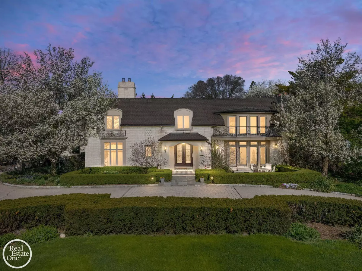 Grosse Pointe Shores, MI 48236,583 Lake Shore Road