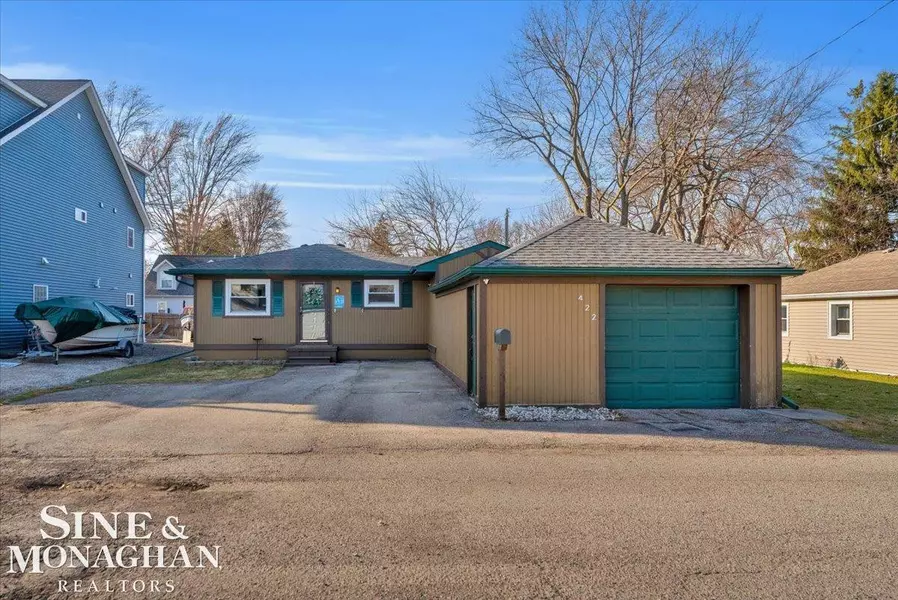 422 Edgewater Drive, Algonac, MI 48001
