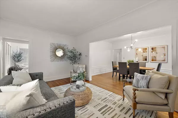 Grosse Pointe Park, MI 48230,1433 Yorkshire Road