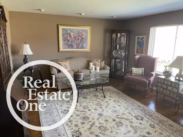 Grosse Pointe Park, MI 48230