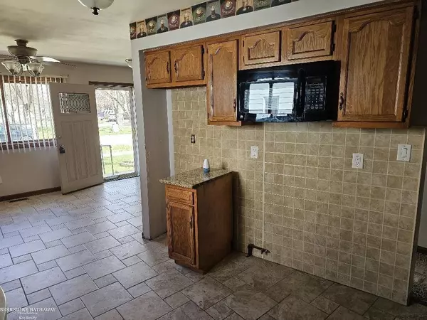 Mount Clemens, MI 48043,17 Leonore Street