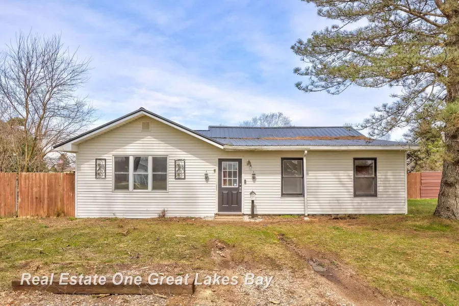 8698 Simpson Road, Ovid, MI 48866