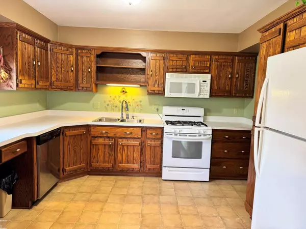 Almont, MI 48003,7802 Kay Court
