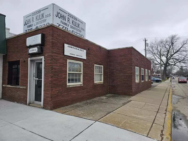 22239 Gratiot Avenue, Eastpointe, MI 48021