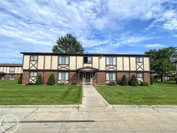 22859 Grove Street, Saint Clair Shores, MI 48080